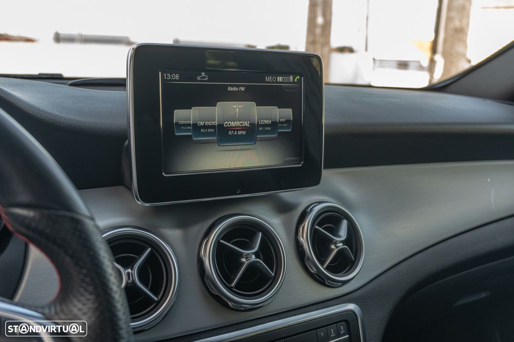 Mercedes-Benz GLA 180 AMG Line - 23