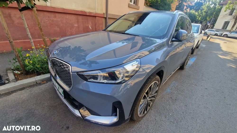 BMW iX1 eDrive20 xLine - 2