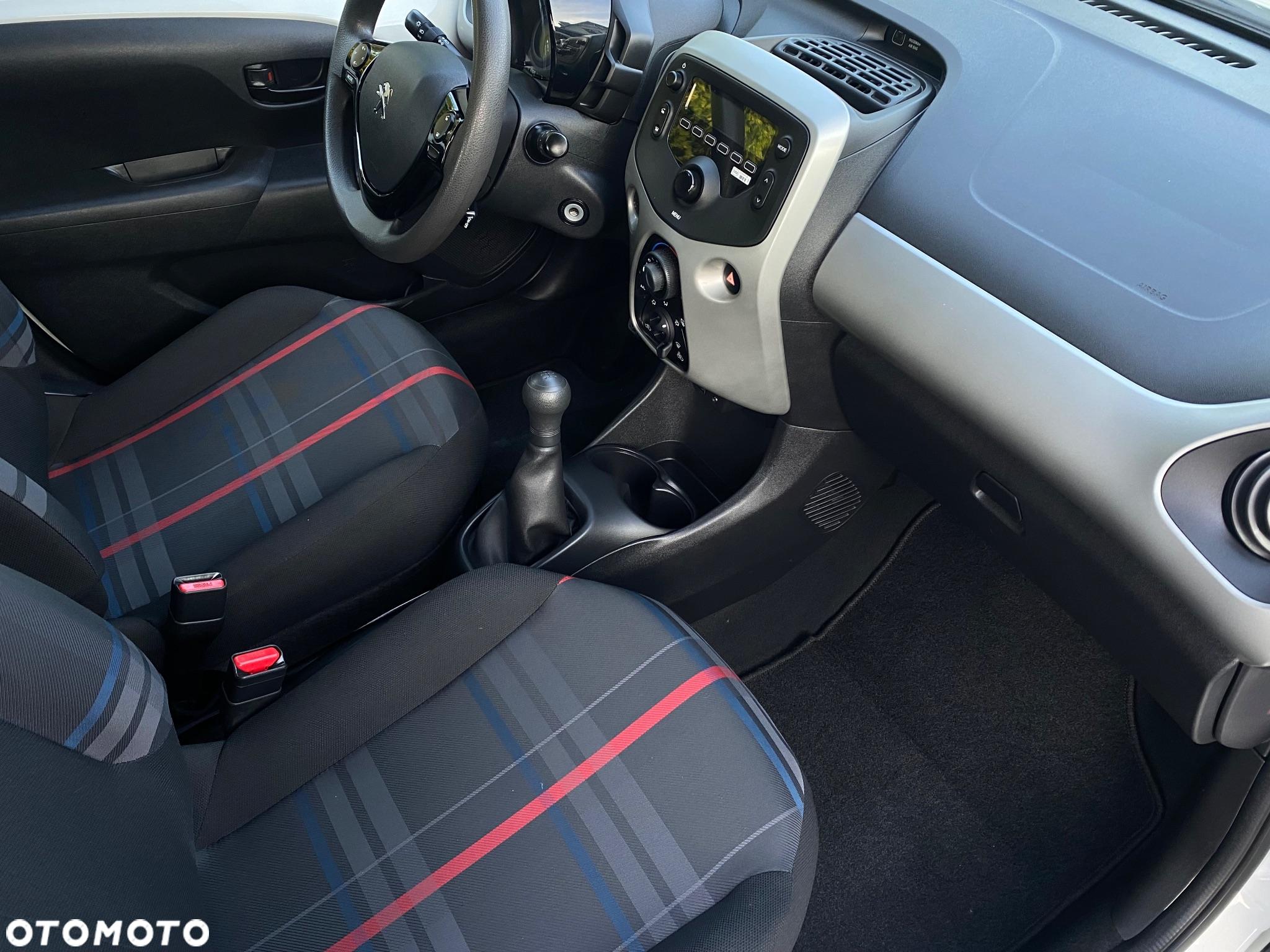 Peugeot 108 PureTech 82 Style - 33