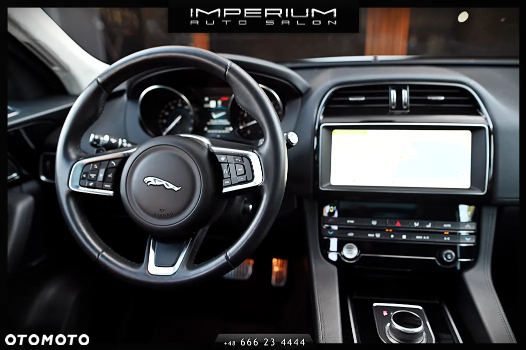Jaguar F-Pace 2.0 i4P AWD R-Sport - 23