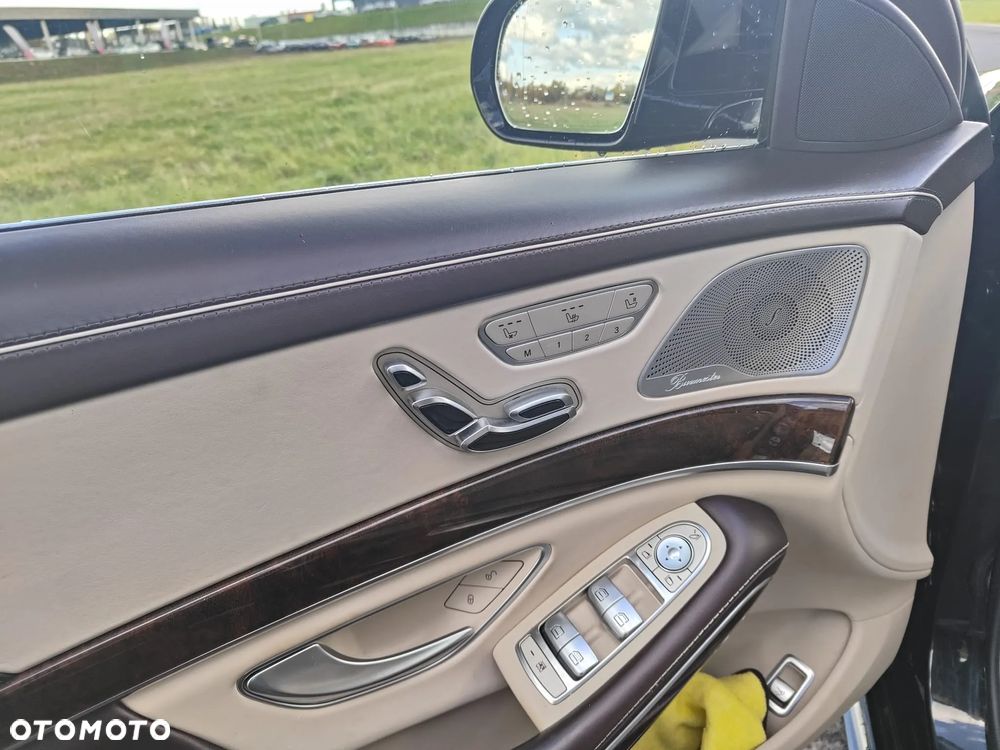 Mercedes-Benz Klasa S 560 4-Matic L 9G-TRONIC - 25