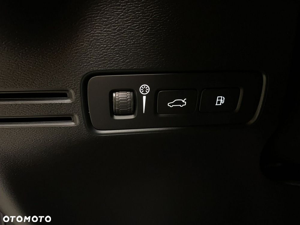 Volvo XC 40 - 40