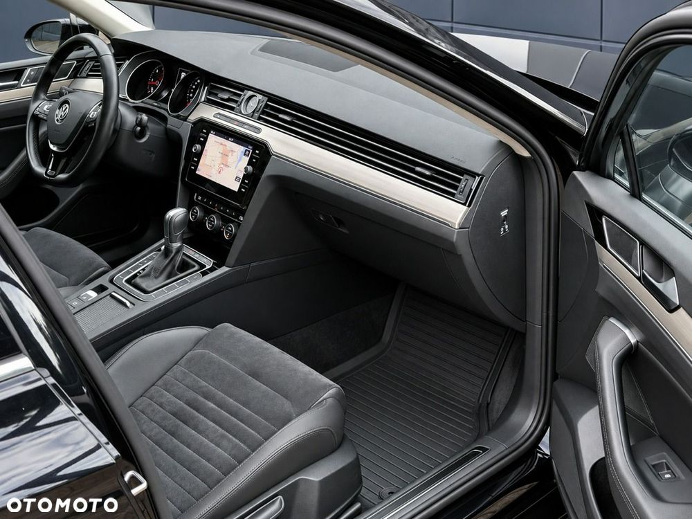 Volkswagen Passat 2.0 TDI SCR DSG 4Motion Business - 8