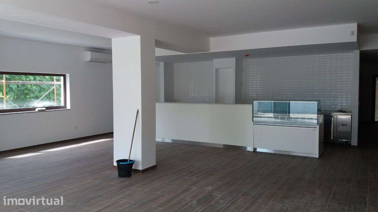 Restaurante totalmente equipado, sito em Britelo, Celorico Basto - Grande imagem: 2/10