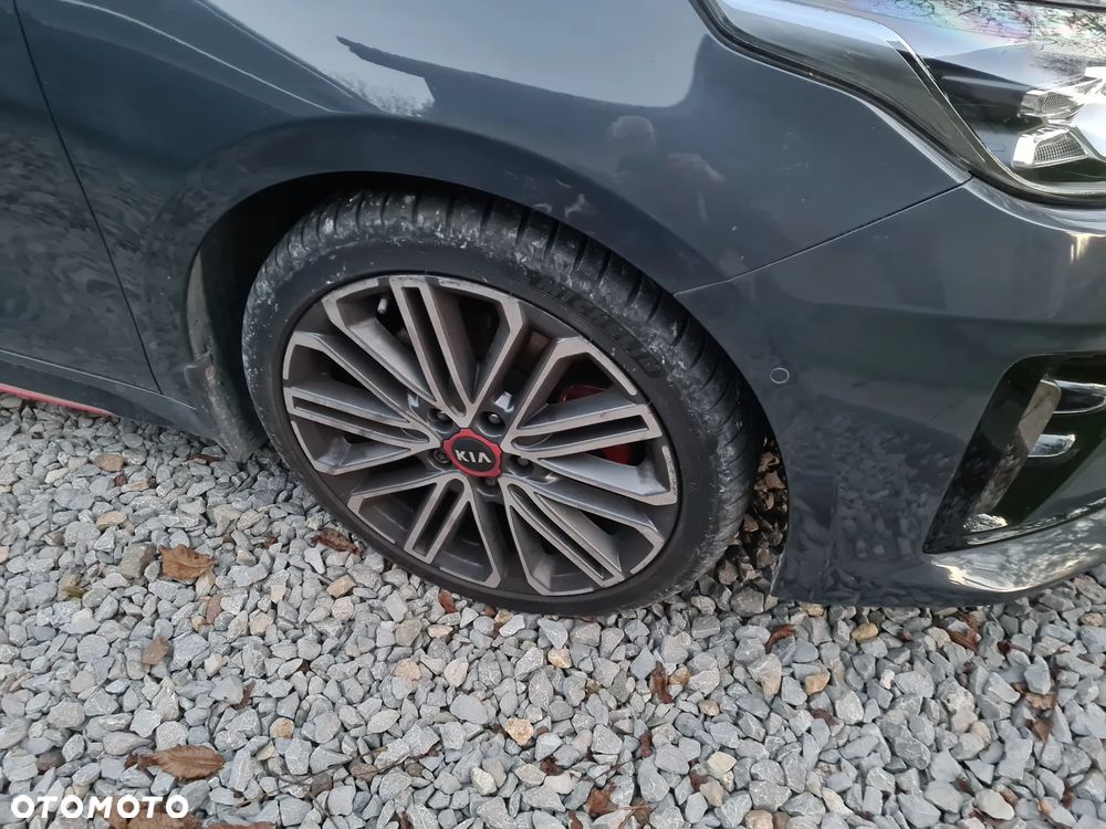 Kia ProCeed 1.6 T-GDI GT DCT - 13