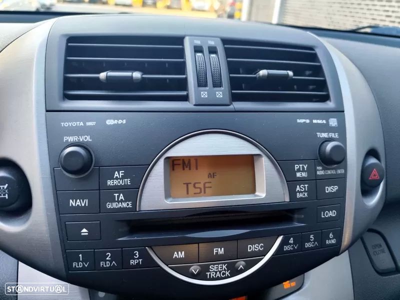 Toyota RAV4 2.2 D-4D - 17