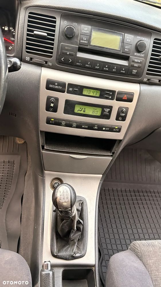 Toyota Corolla 1.6 VVT-i Sol (air6) - 11