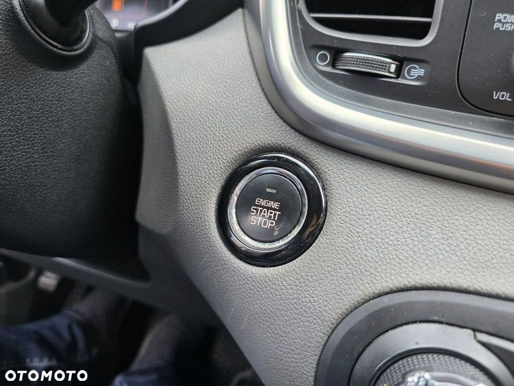 Kia Sorento - 16