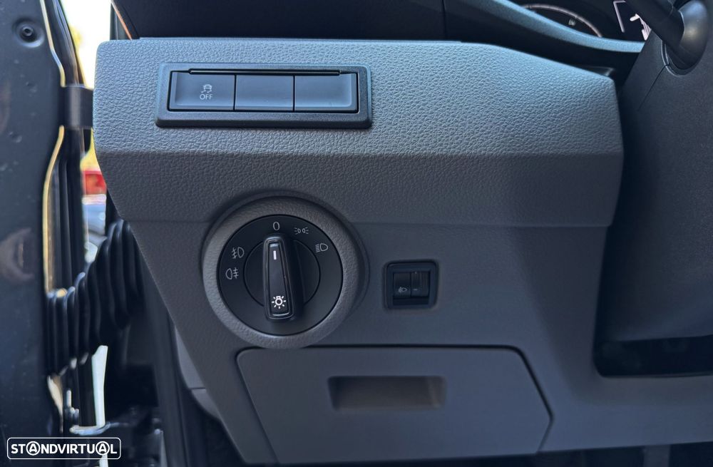 VW Caravelle - 15