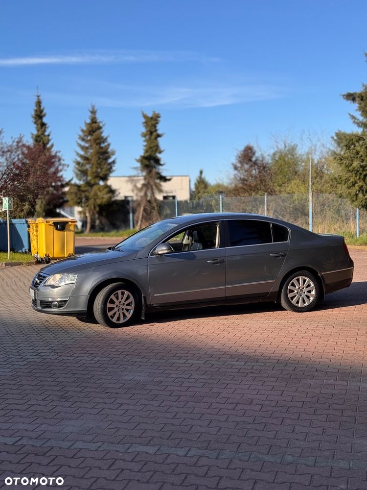 Volkswagen Passat 2.0 TDI Comfortline - 4