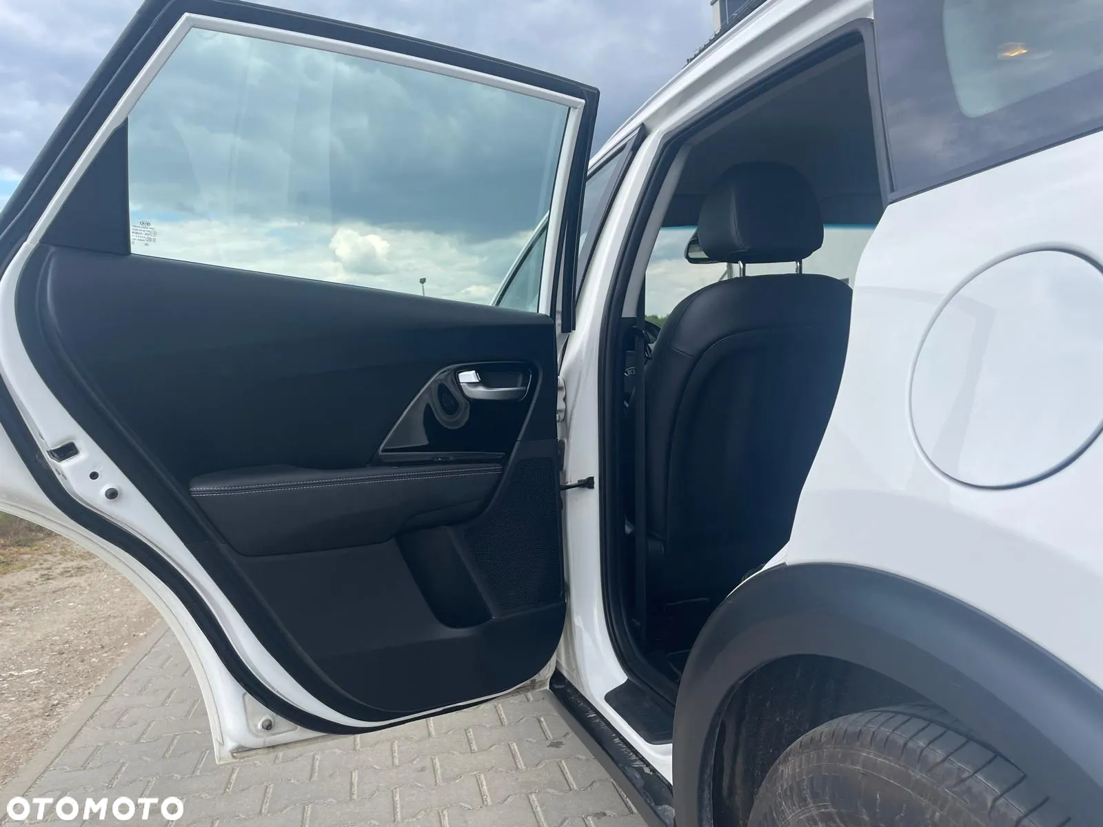 Kia Niro 1.6 GDI Plug-In Hybrid L - 14
