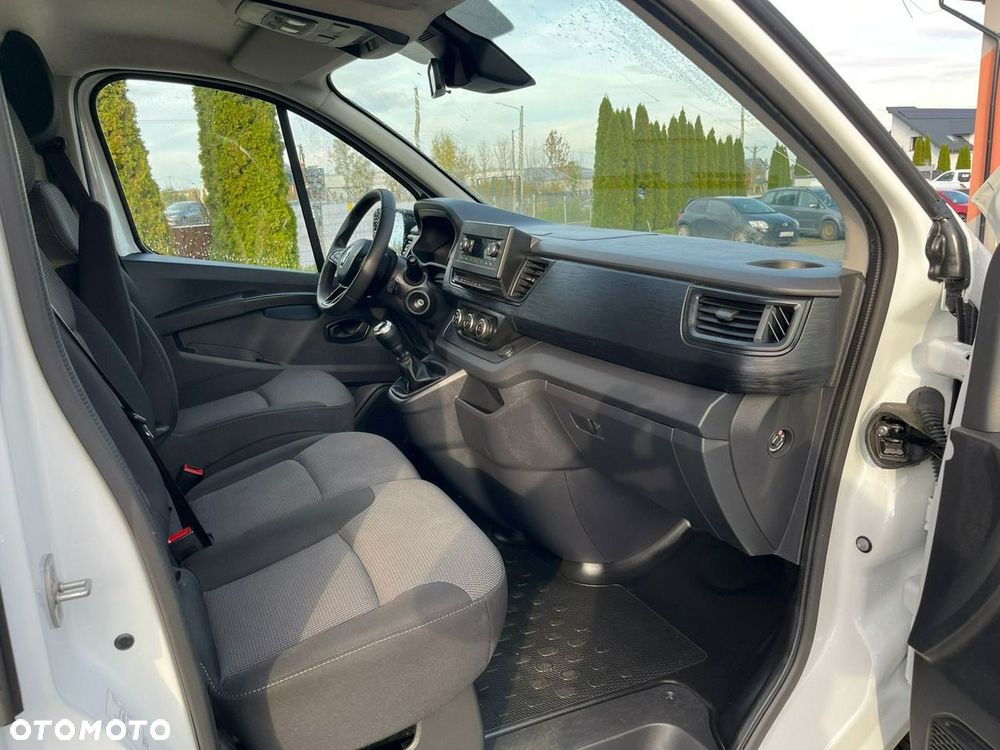Renault Trafic - 13