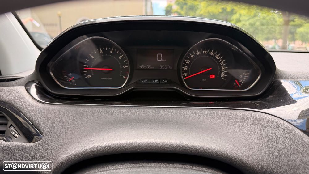 Peugeot 208 1.2 VTi Allure - 47