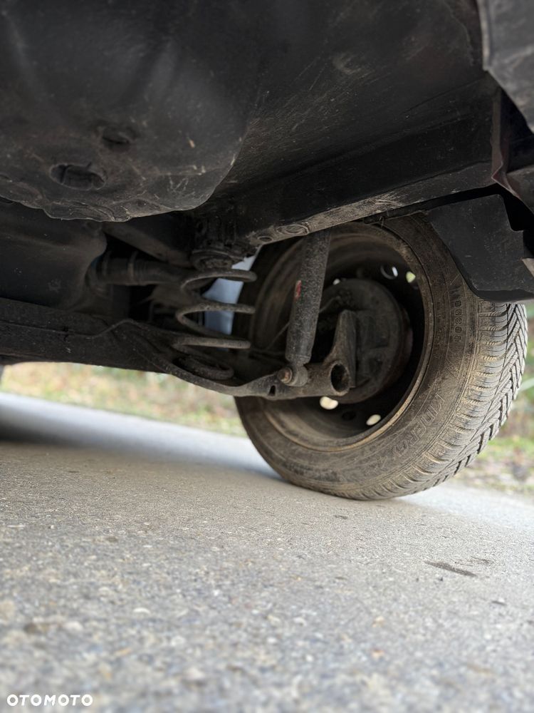 Renault Clio 1.2 16V Authentique - 29