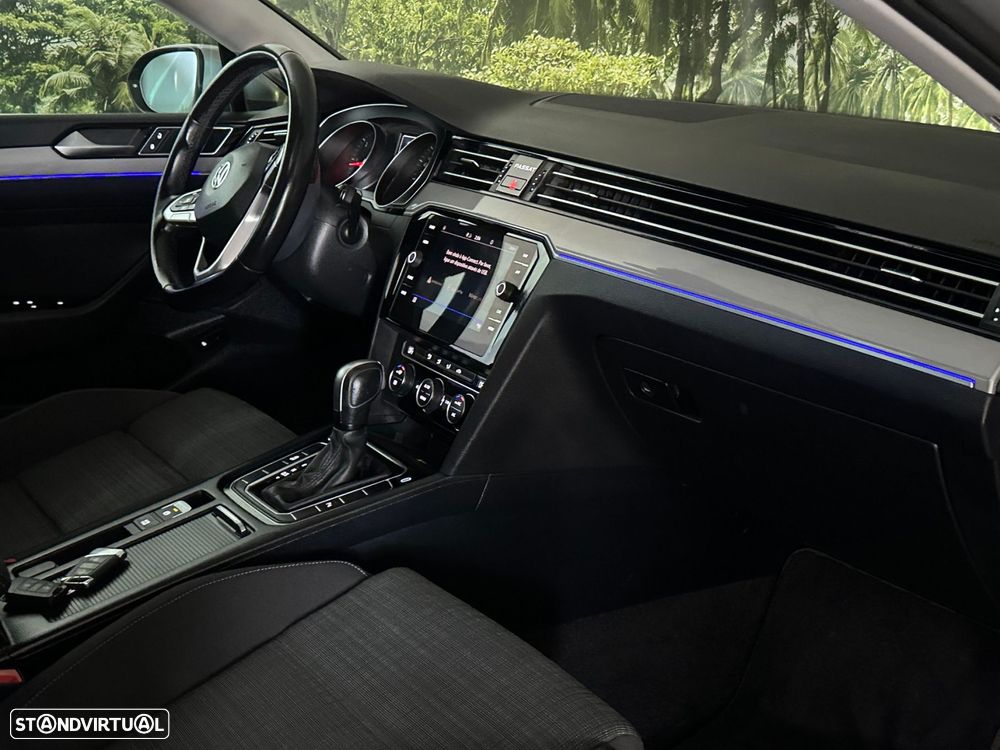 VW Passat 1.6 TDI Business DSG - 34