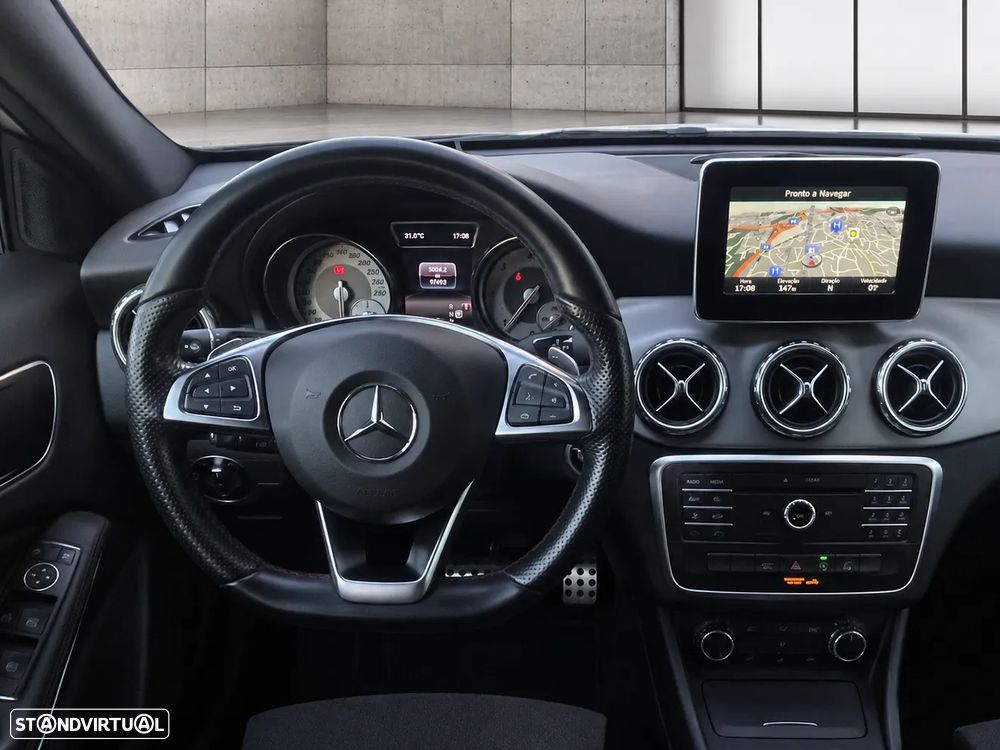 Mercedes-Benz GLA 180 d 7G-DCT AMG Line - 12
