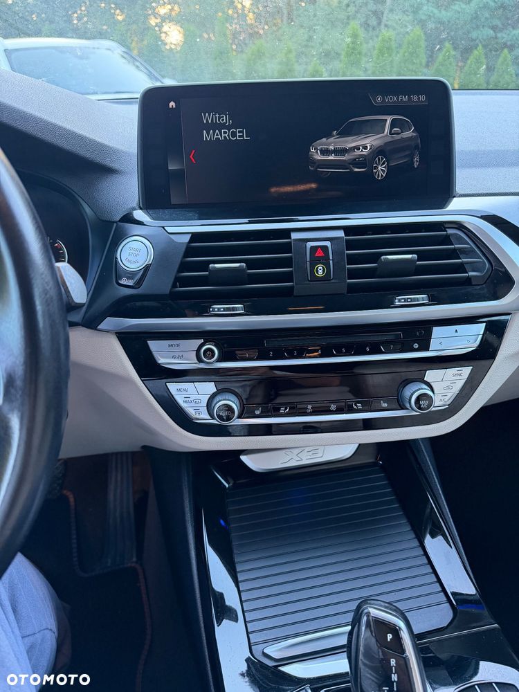 BMW X3 xDrive20d Luxury Line - 23