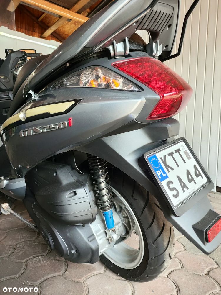 SYM GTS - 3