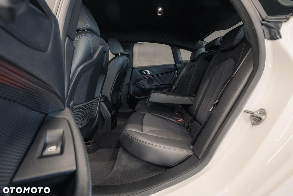 BMW Seria 2 218i M Sport - 15