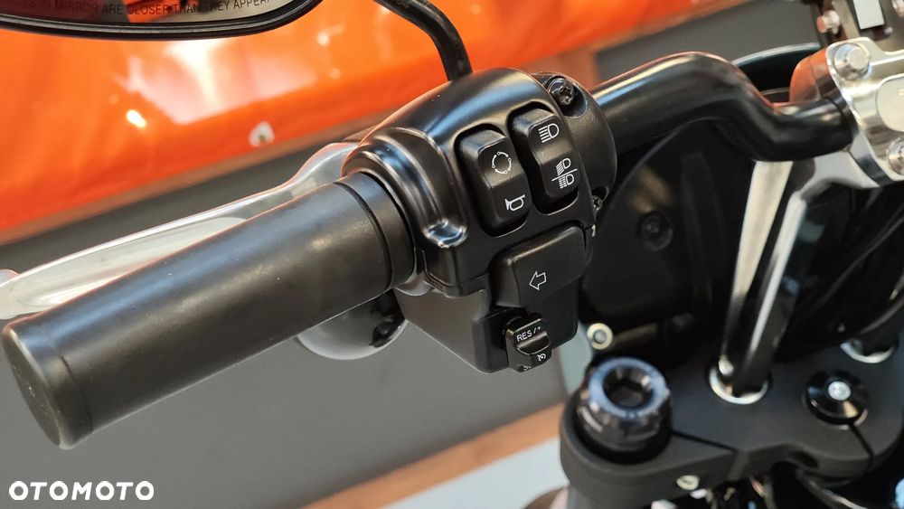 Harley-Davidson Dyna Low Rider - 34