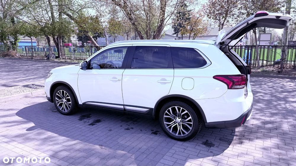 Mitsubishi Outlander 2.0 Intense + 4WD CVT - 14