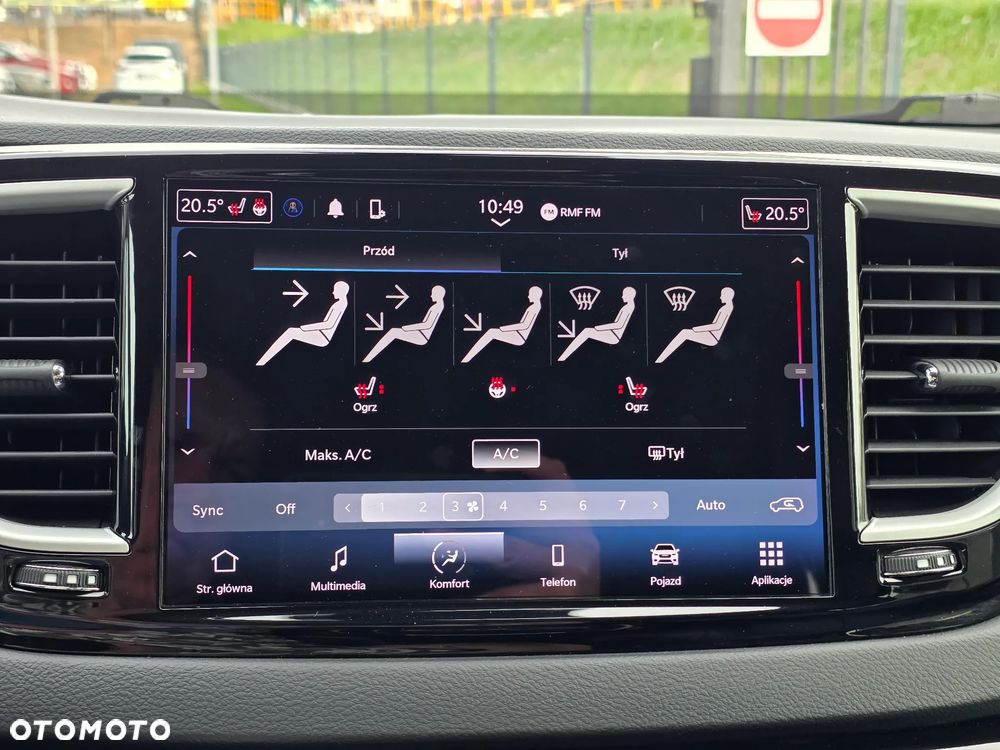 Chrysler Pacifica - 19