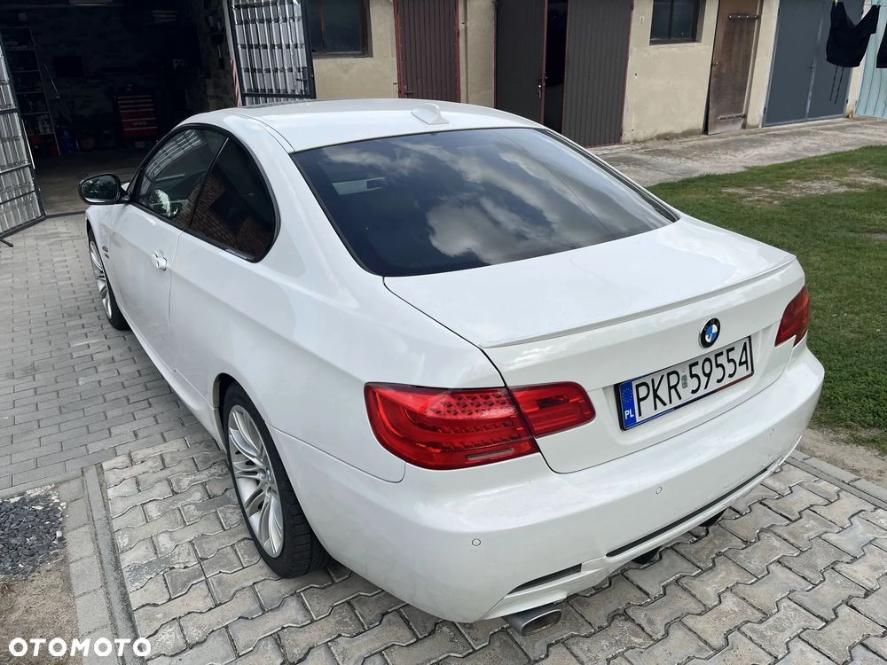 BMW Seria 3 320d DPF M Sport Edition - 16