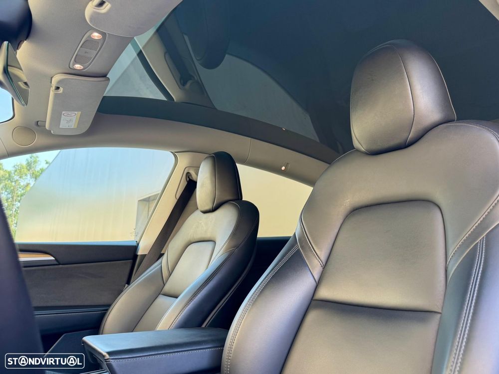 Tesla Model Y Performance Dual Motor AWD - 31