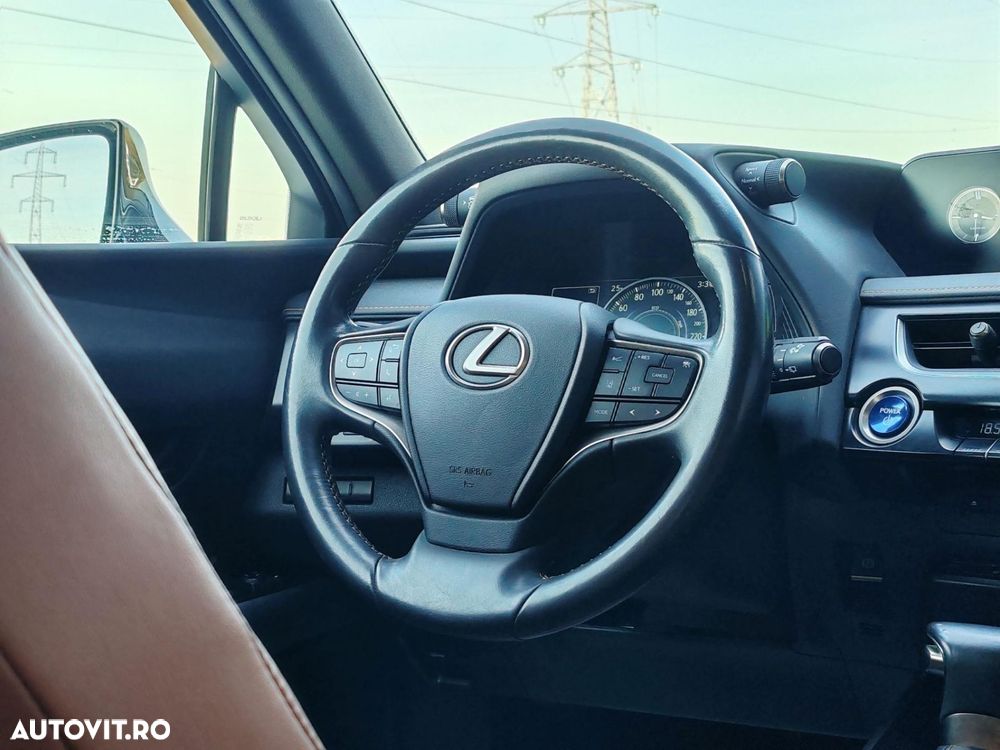 Lexus UX 250h (E-FOUR) Executive Line - 20