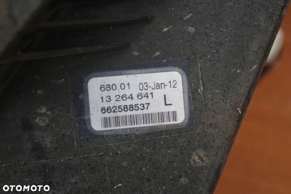 KIERUNKOWSKAZ LEWY ZDERZAKA OPEL ASTRA J - 7
