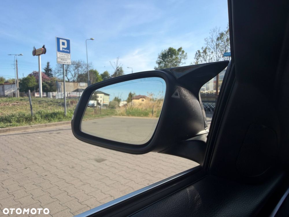 BMW Seria 3 330i Sport Line Sport - 25