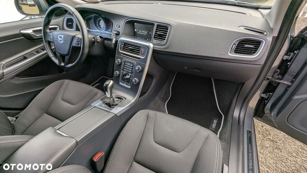 Volvo V60 D2 Kinetic - 19