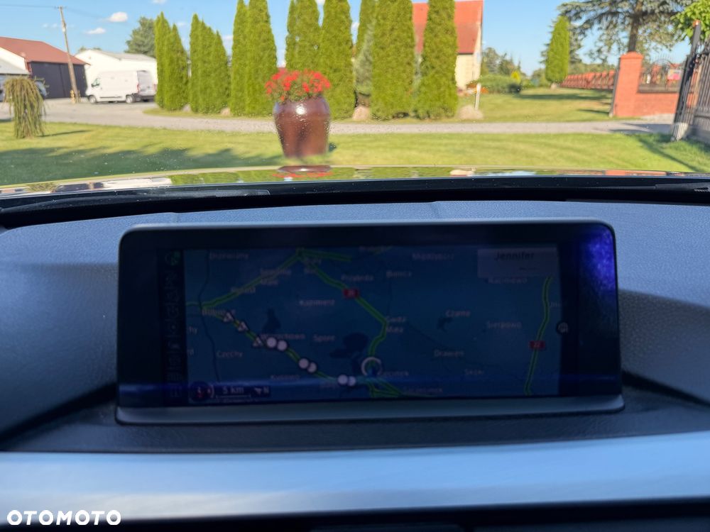 BMW Seria 3 318d DPF Touring Edition Sport - 18
