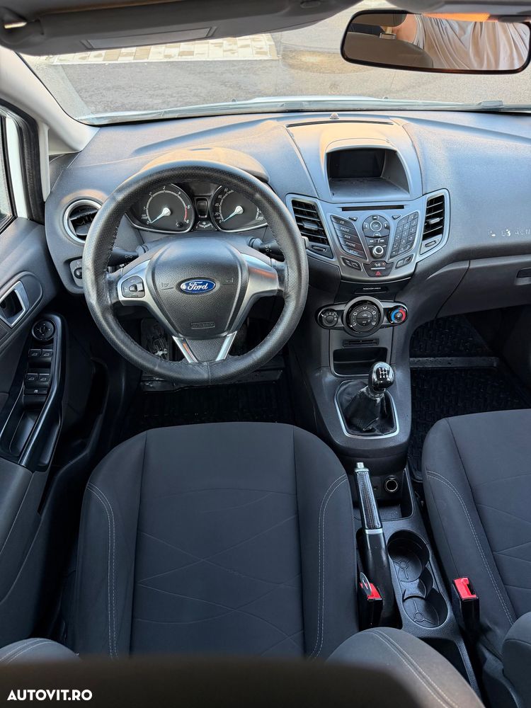 Ford Fiesta 1.5 TDCi Ambiente - 11
