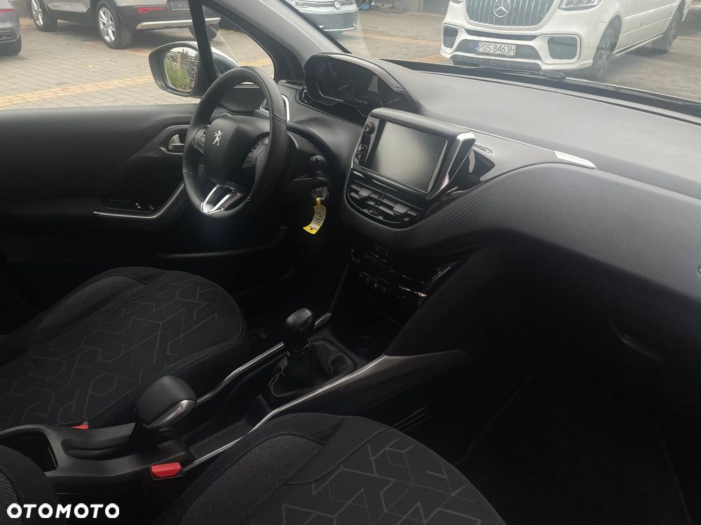 Peugeot 2008 1.2 Pure Tech Style - 7