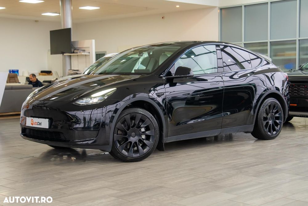 Tesla Model Y - 6