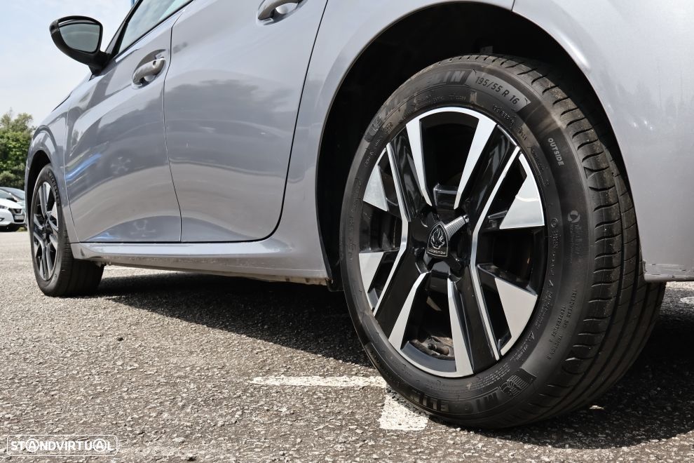 Peugeot 208 1.2 PureTech Allure - 5