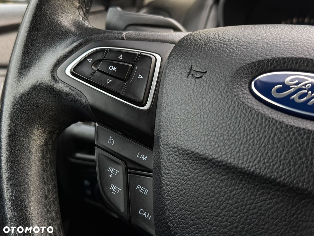 Ford Focus 1.0 EcoBoost Titanium - 17
