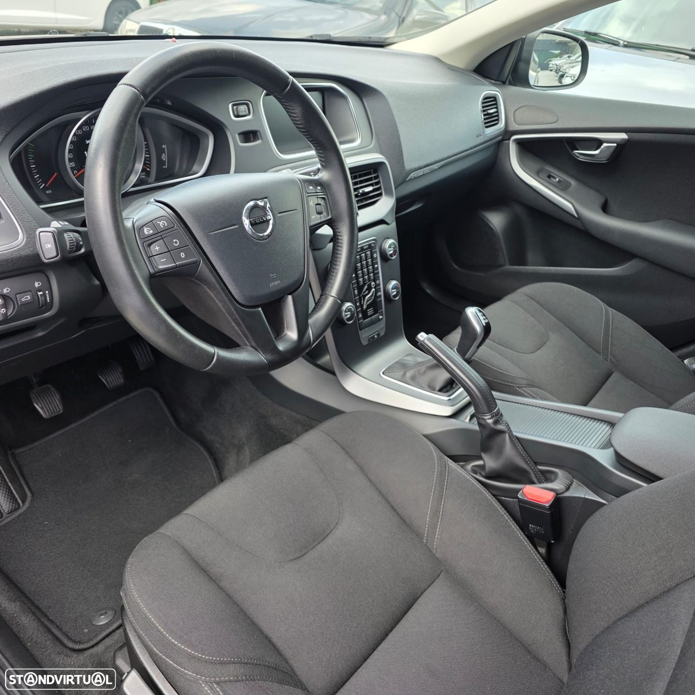 Volvo V40 Cross Country 2.0 D2 - 17