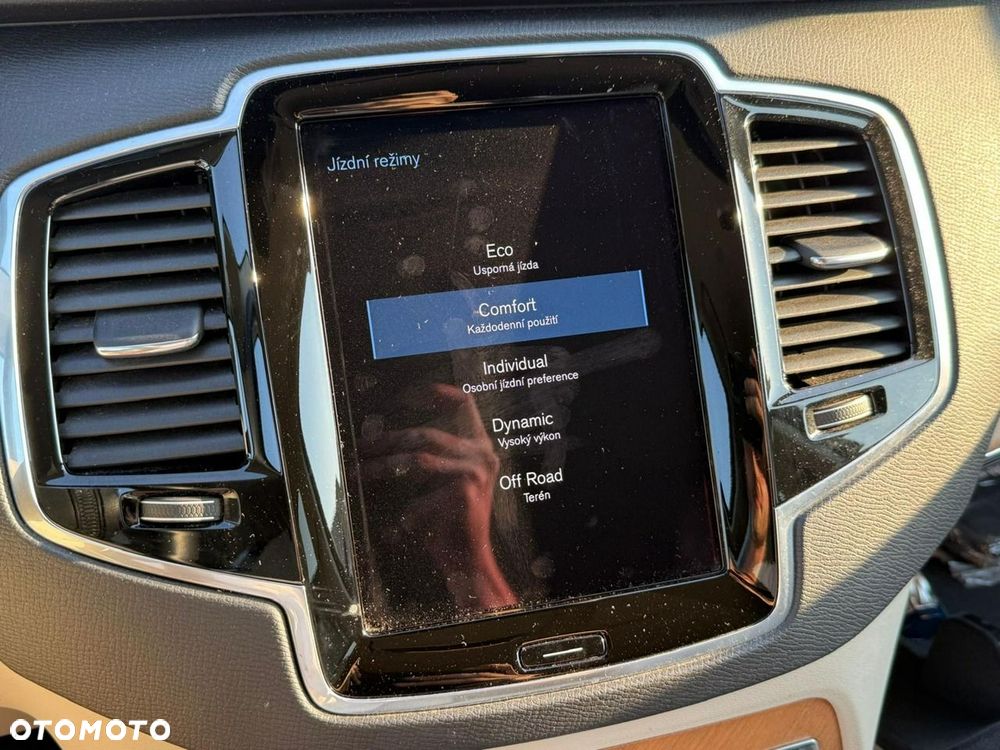 Volvo XC 90 B5 D AWD Geartronic Momentum Pro - 38