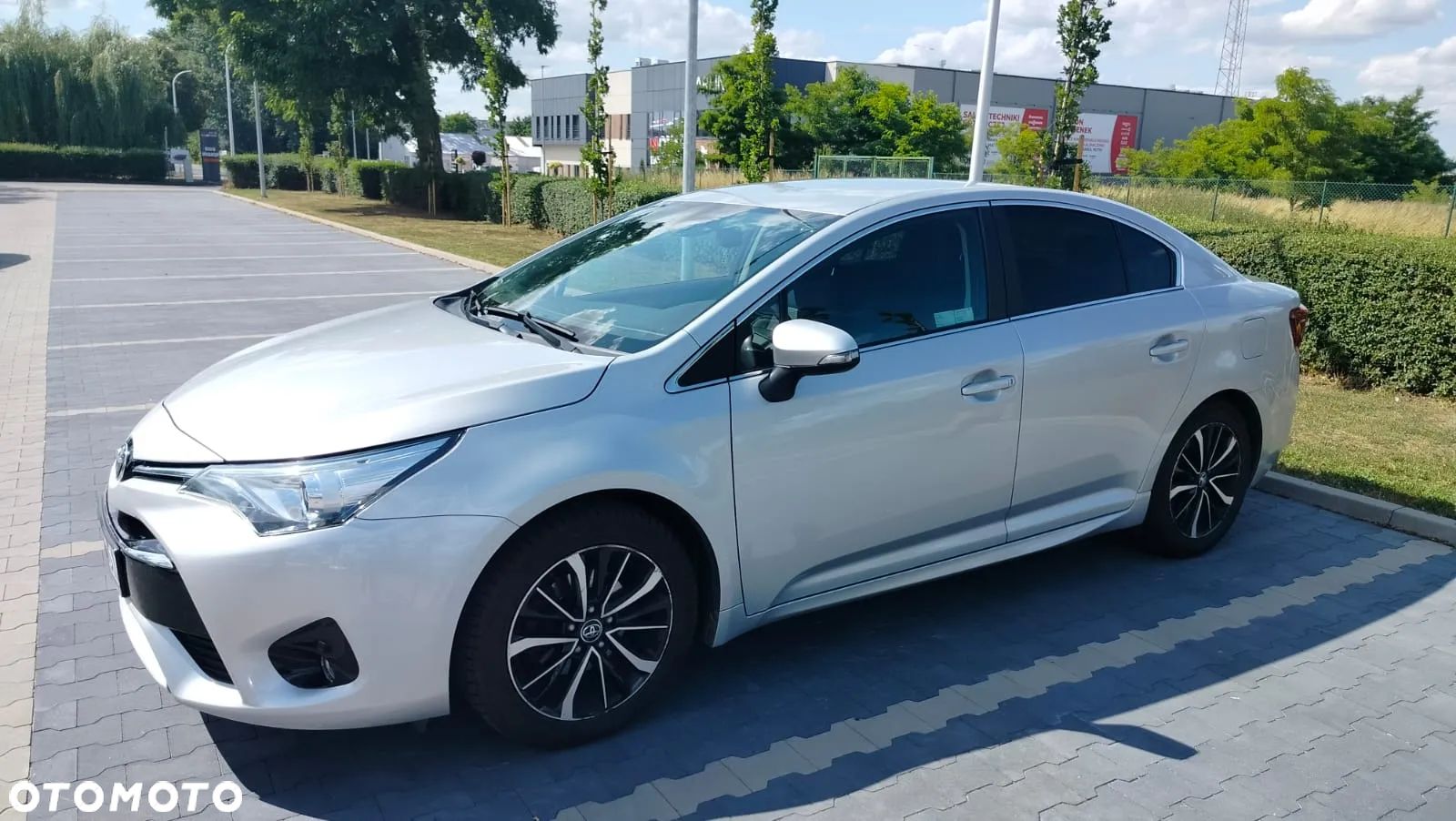 Toyota Avensis 1.8 Premium - 1