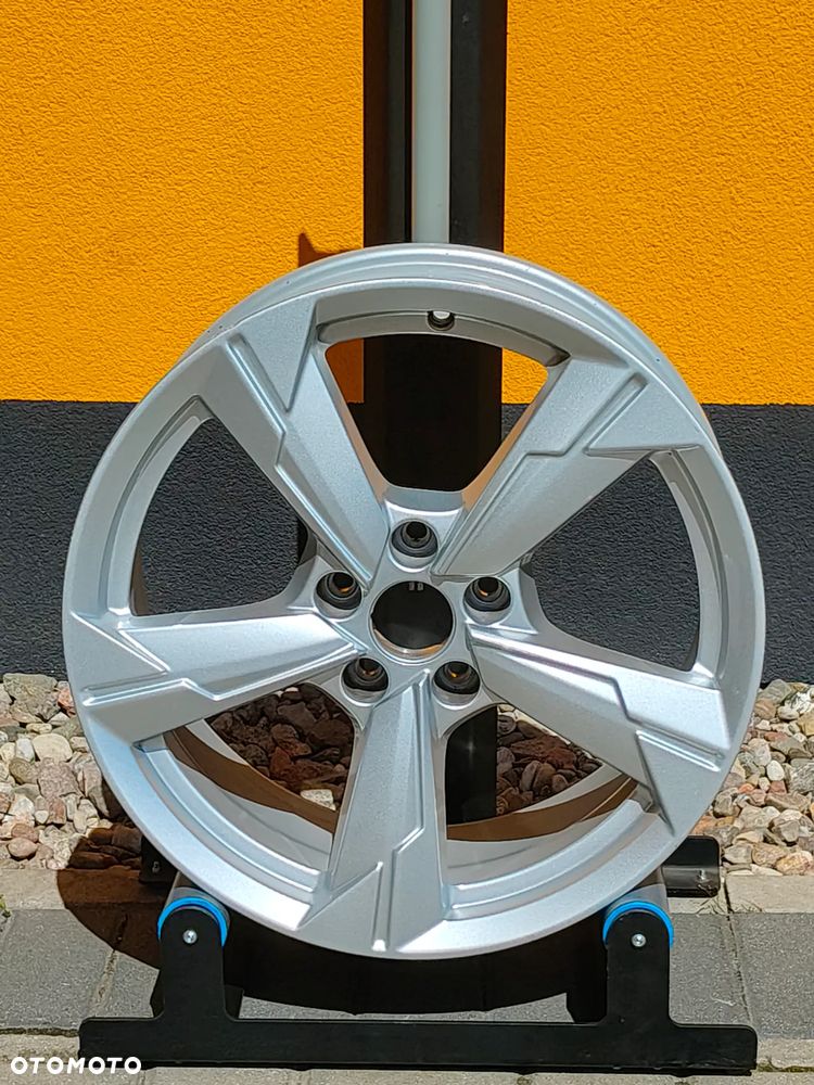 FELGA ALUMINIOWA 8Jx18H2 5x112 ET39/66,6 OE AUDI - 2