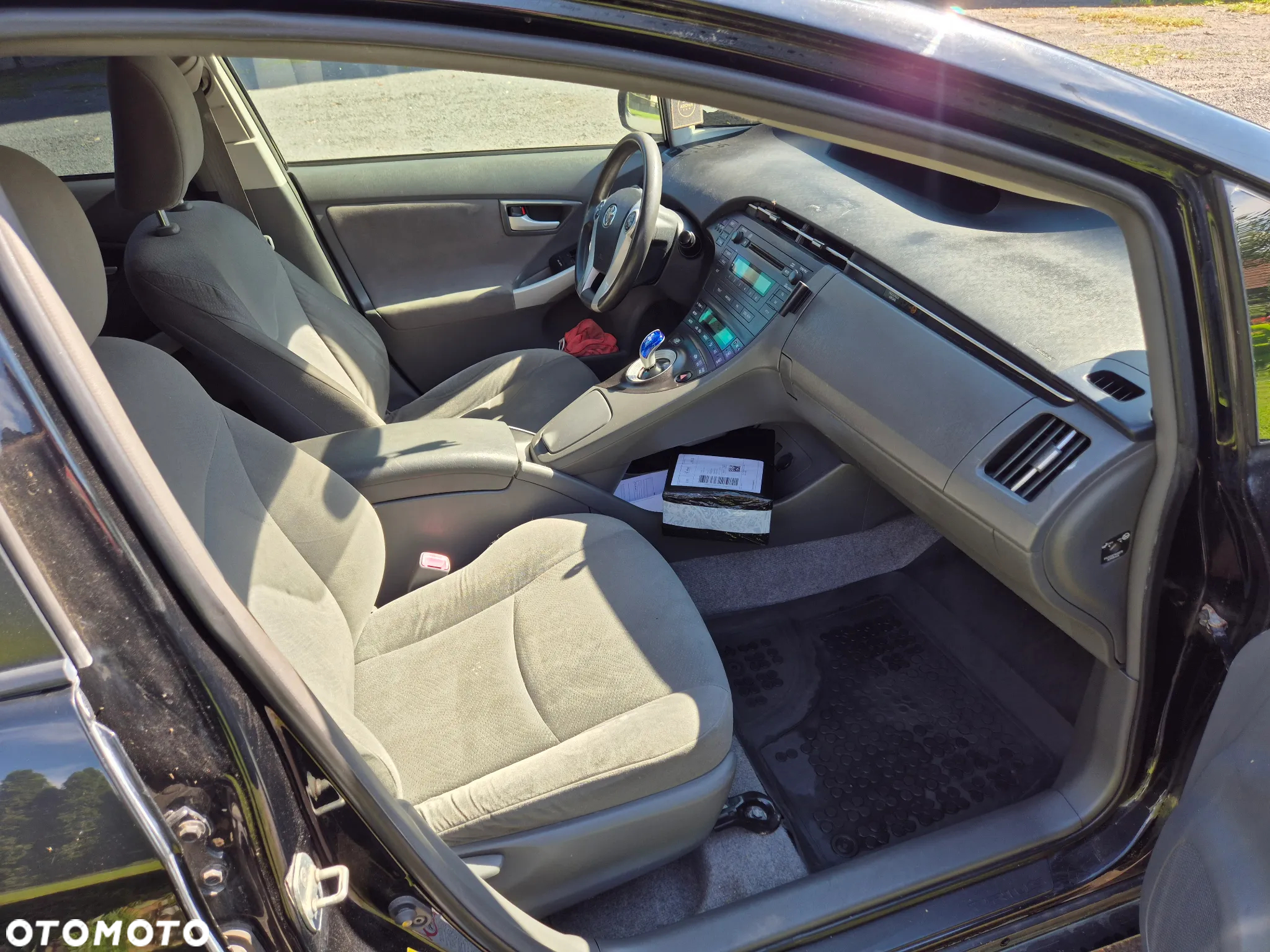 Toyota Prius (Hybrid) - 7