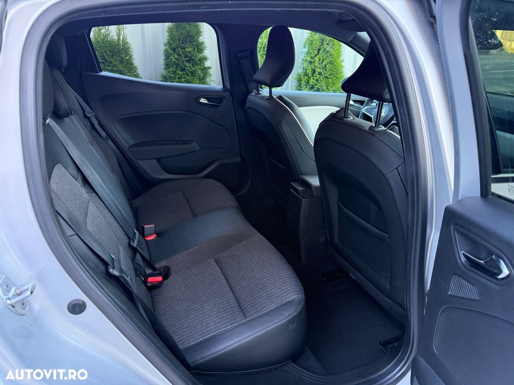 Renault Clio TCe 90 X-tronic INTENS - 28
