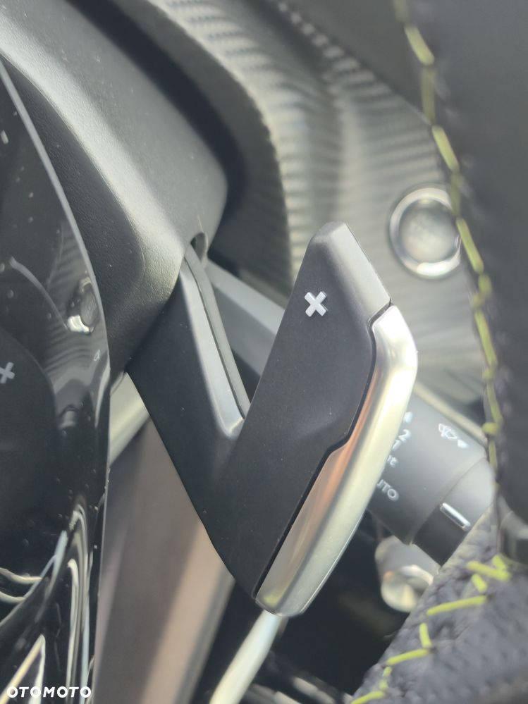 Peugeot 2008 PureTech 130 EAT8 GT Exclusive - 12