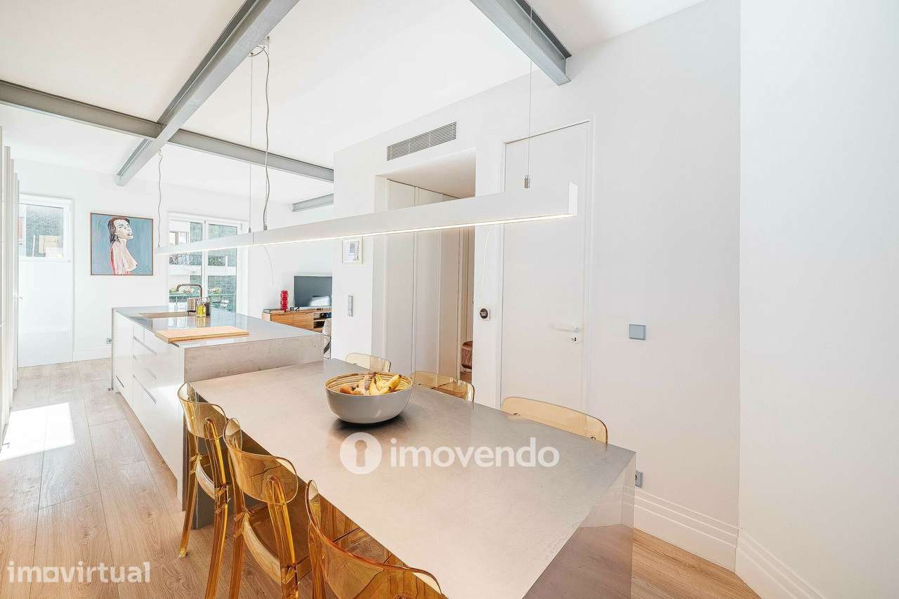 Apartamento T2 com cozinha equipada e mobilado, nas Amoreiras - Grande imagem: 4/41