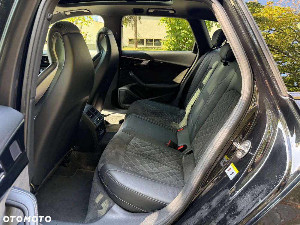 Audi RS4 Avant Quattro Tiptronic - 15
