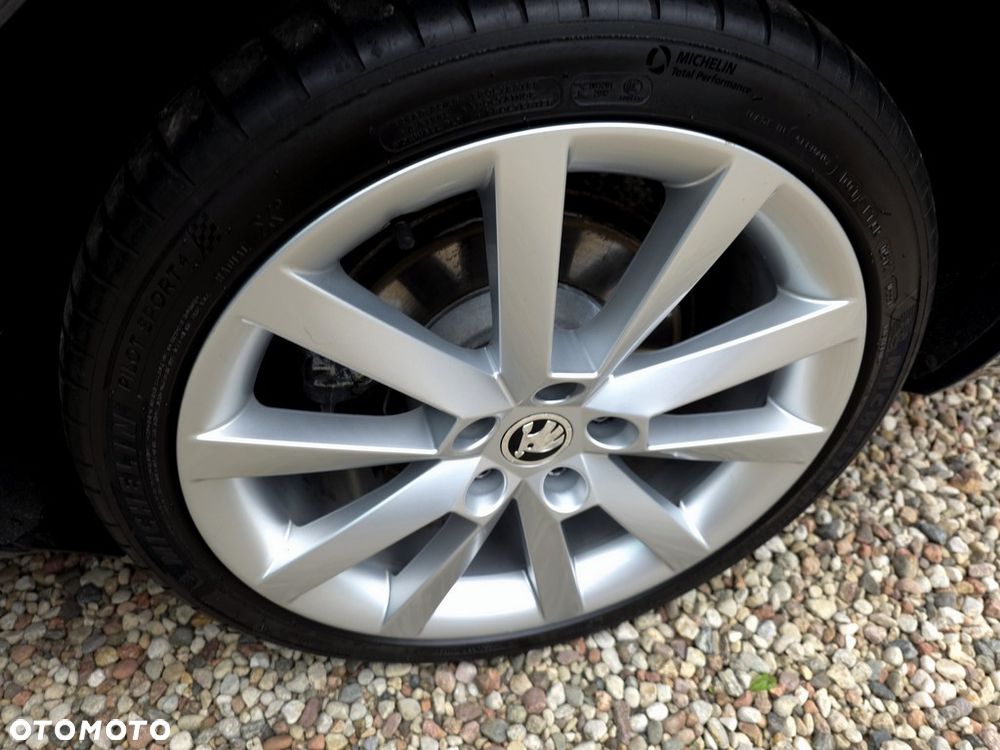 Skoda Superb 2.0 TDI Style DSG - 29