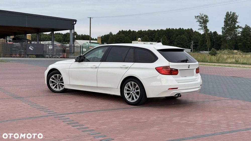 BMW Seria 3 325d - 25