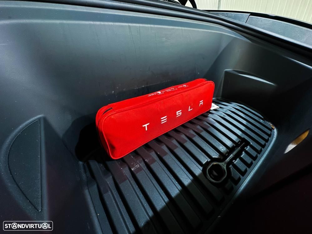 Tesla Model Y Long Range Dual Motor AWD - 54